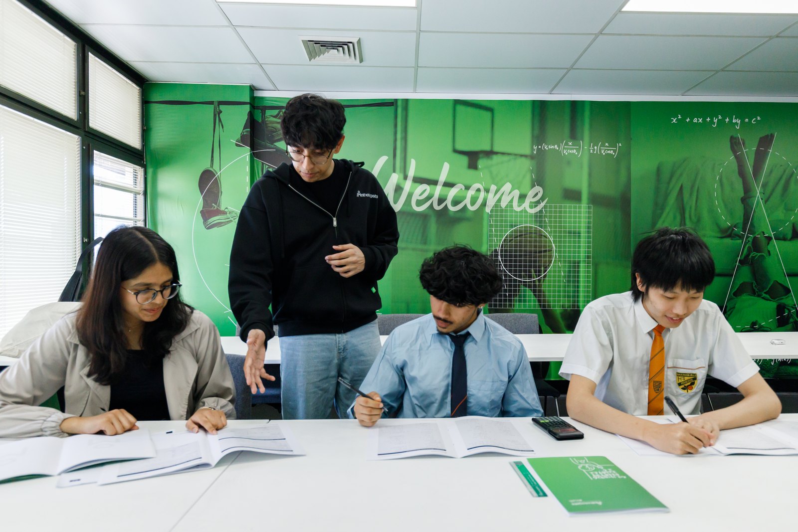YR11 ADVN Calculus class at The Mathologists